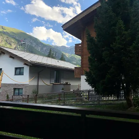 Snowflake-ski In & Out Next To Matterhorn Express